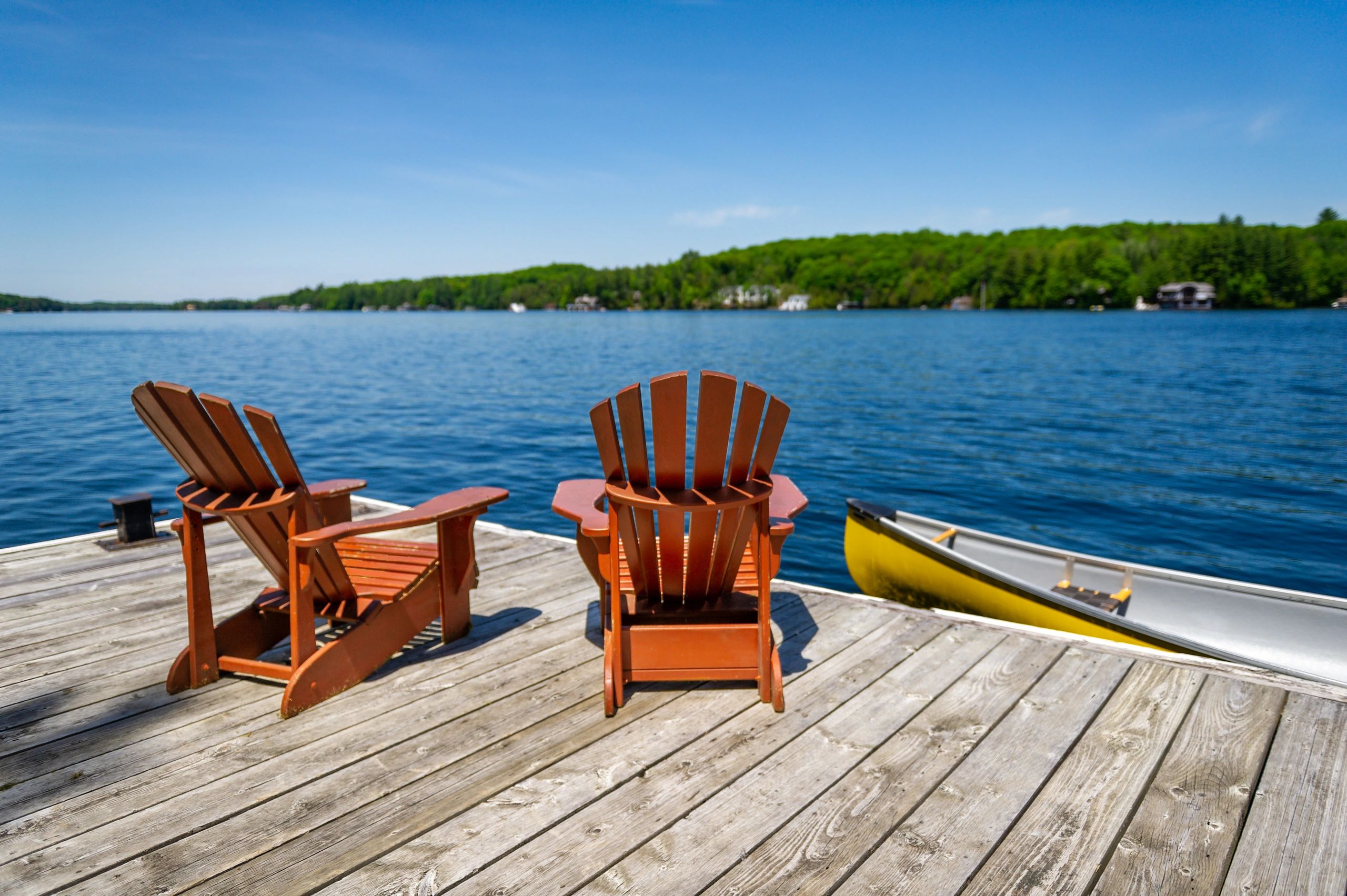 Cottage-style stay near water and greenery